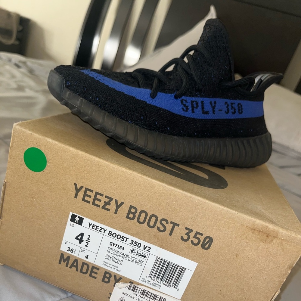adidas Yeezy Boost 350 V2 Dazzling Blue
